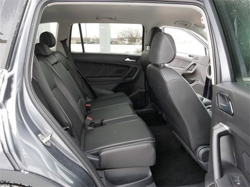 Certified 2024 Volkswagen Tiguan SE image 19