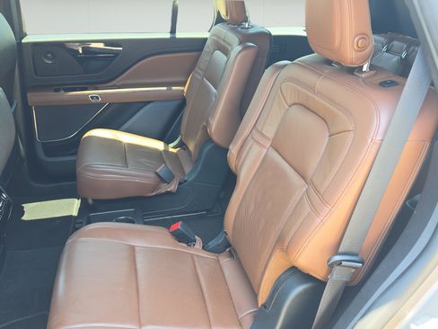 Used 2020 Lincoln Aviator Reserve w/ Elements Package Plus RWD image 18