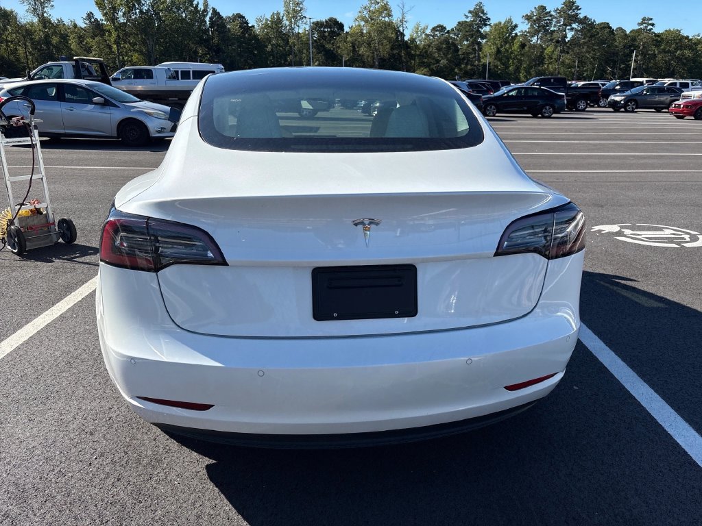 Used 2022 Tesla Model 3 RWD image 4