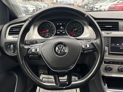 Used 2016 Volkswagen Golf SE image 21