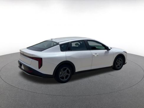 Used 2025 Kia K4 LXS image 15