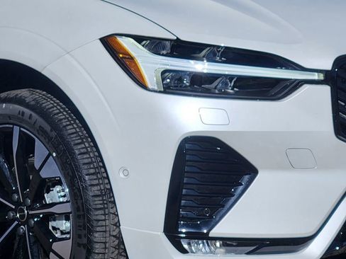New 2026 Volvo XC60 B5 Plus w/ Protection Package Premier AWD/4WD image 28