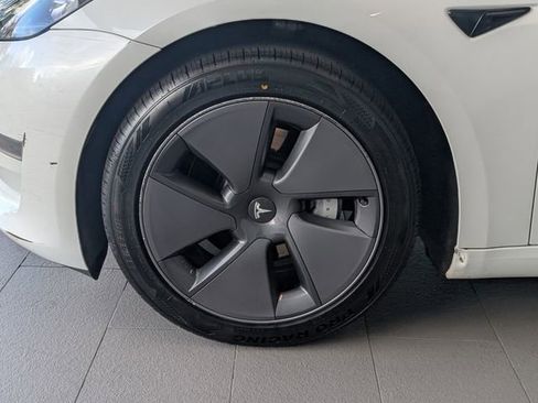 Used 2023 Tesla Model 3 Standard Range image 4