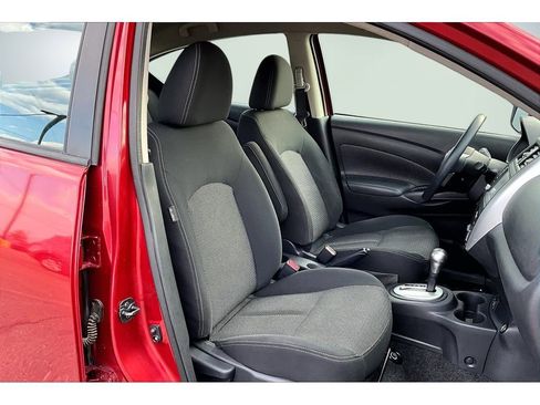 Used 2019 Nissan Versa SV image 26