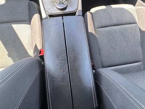 Certified 2025 Nissan Rogue SV image 25