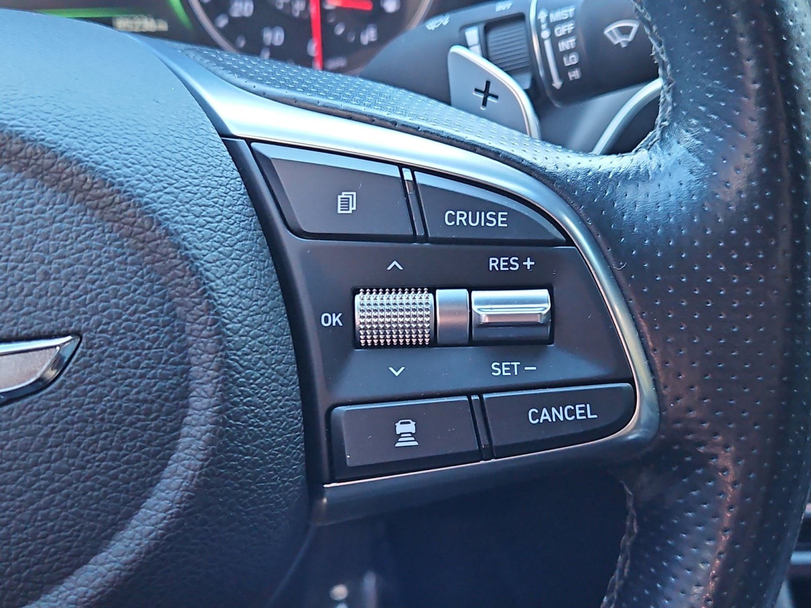 Used 2019 Genesis G70 2.0T Advanced AWD/4WD image 25