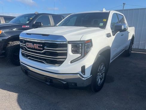Used 2024 GMC Sierra 1500 SLT image 3