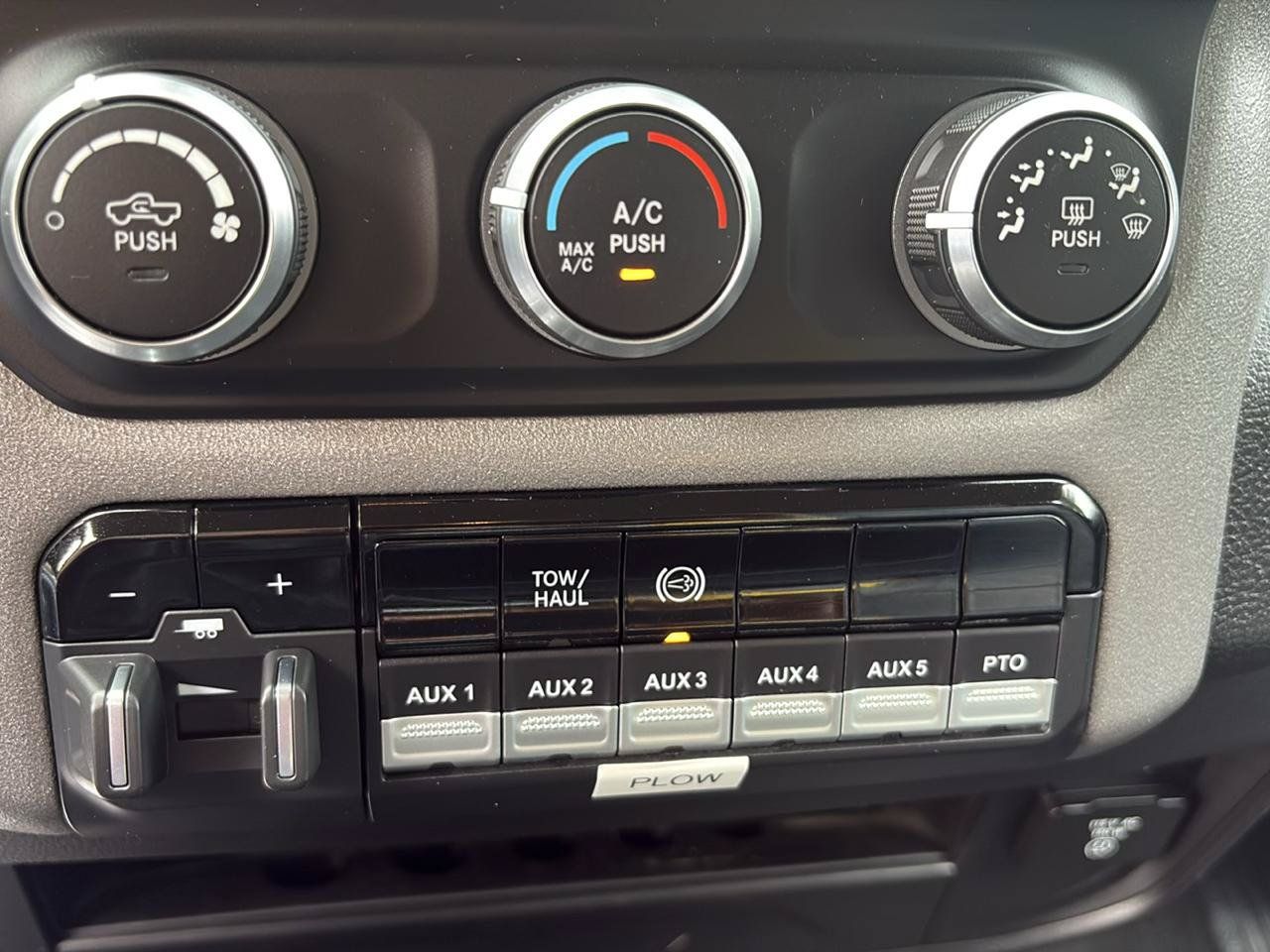 Used 2020 RAM 5500 Tradesman AWD/4WD image 17