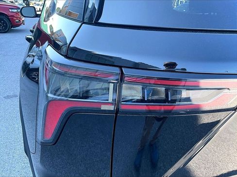 Used 2025 Chevrolet Equinox LT w/ Convenience Package II AWD/4WD image 31