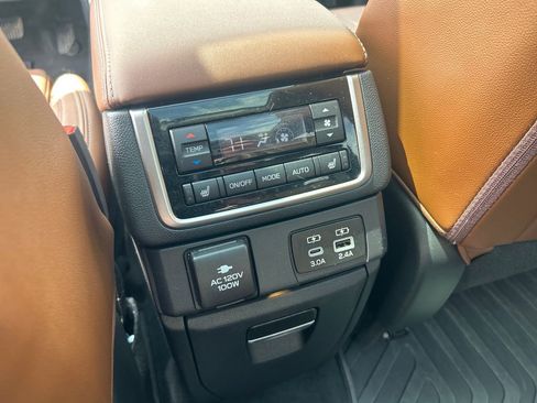 Used 2024 Subaru Ascent Touring w/ Popular Package #2 AWD/4WD image 27