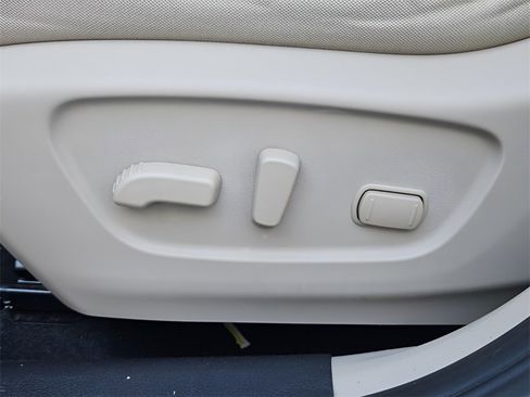 Used 2020 Nissan Rogue SV image 22