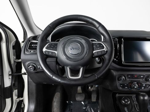 Used 2018 Jeep Compass Limited AWD/4WD image 29