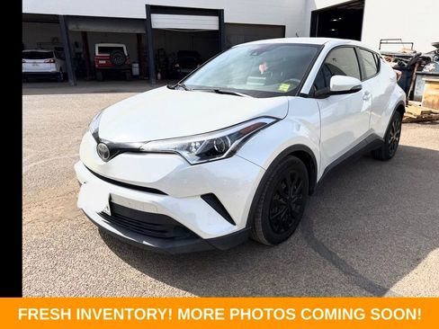 Used 2019 Toyota C-HR LE image 3
