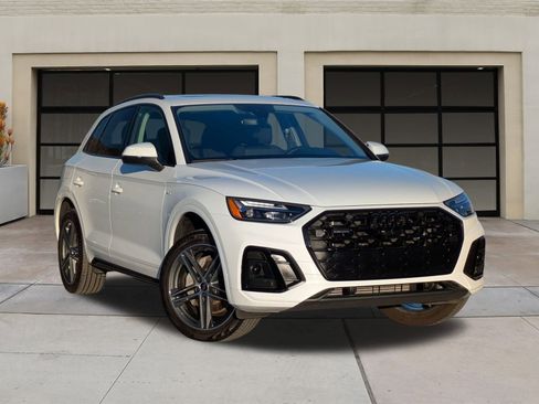 Used 2023 Audi Q5 e Premium Plus w/ Premium Plus Package image 31