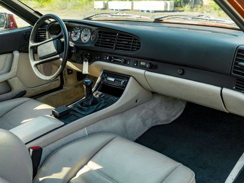 Used 1986 Porsche 944 Turbo image 65