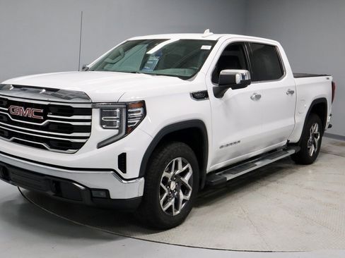 Used 2022 GMC Sierra 1500 SLT w/ SLT Premium Package image 7