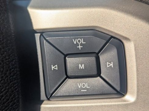 Used 2018 Ford F150 Lariat w/ Equipment Group 502A Luxury image 19