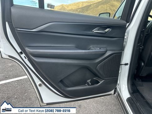 Used 2024 Jeep Grand Cherokee L Laredo image 16