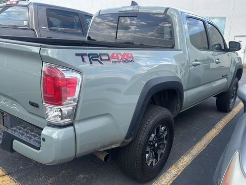 Used 2022 Toyota Tacoma TRD Off-Road w/ Technology Package image 10