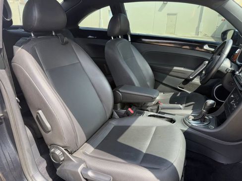 Used 2013 Volkswagen Beetle 2.5 image 16