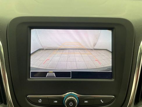 Used 2023 Chevrolet Equinox LS AWD/4WD image 4