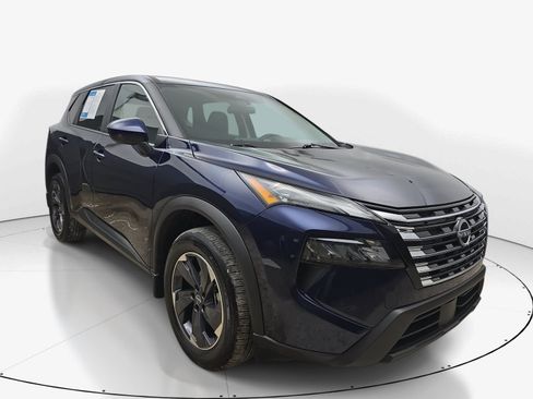 Used 2026 Nissan Rogue SV FWD image 2