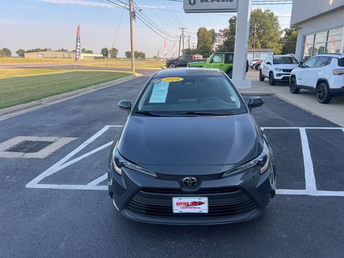 Used 2024 Toyota Corolla LE FWD image 5