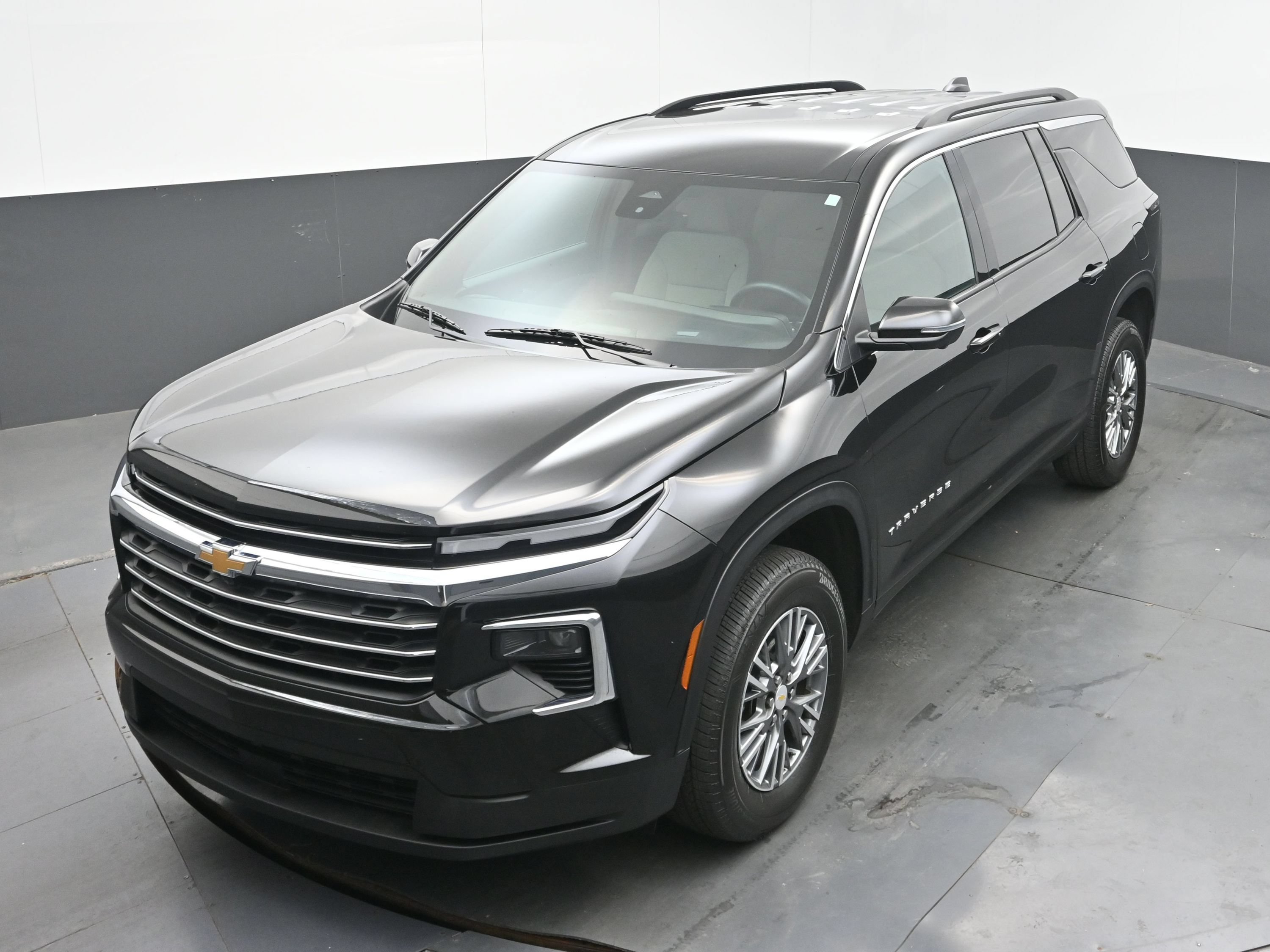 Used 2026 Chevrolet Traverse LT w/ Driver Confidence Package FWD image 34