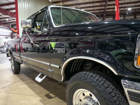 Used 1996 Ford F250 XLT image 40
