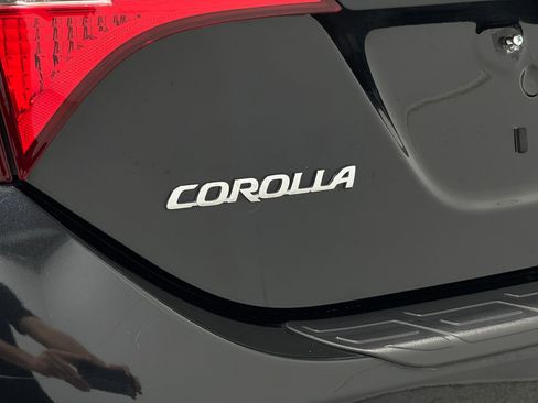 Used 2017 Toyota Corolla SE w/ Body Protection Package FWD image 37