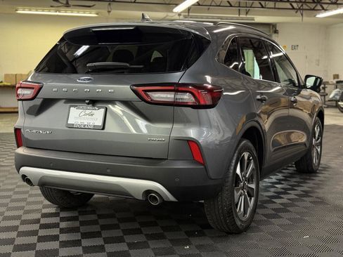 Used 2024 Ford Escape Platinum image 5