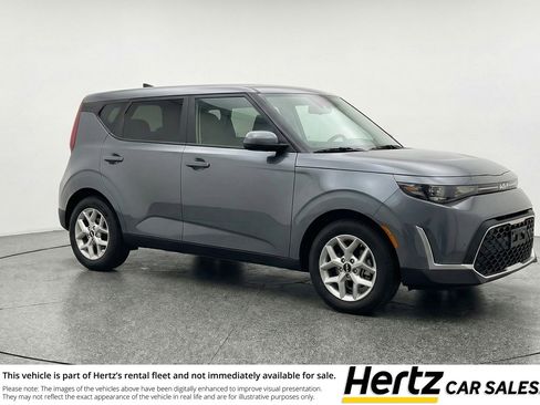 Used 2025 Kia Soul LX w/ LX Technology Package FWD image 1