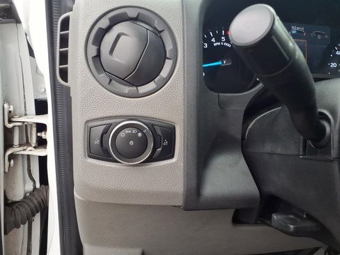 Used 2021 Ford E-350 and Econoline 350 Super Duty image 30