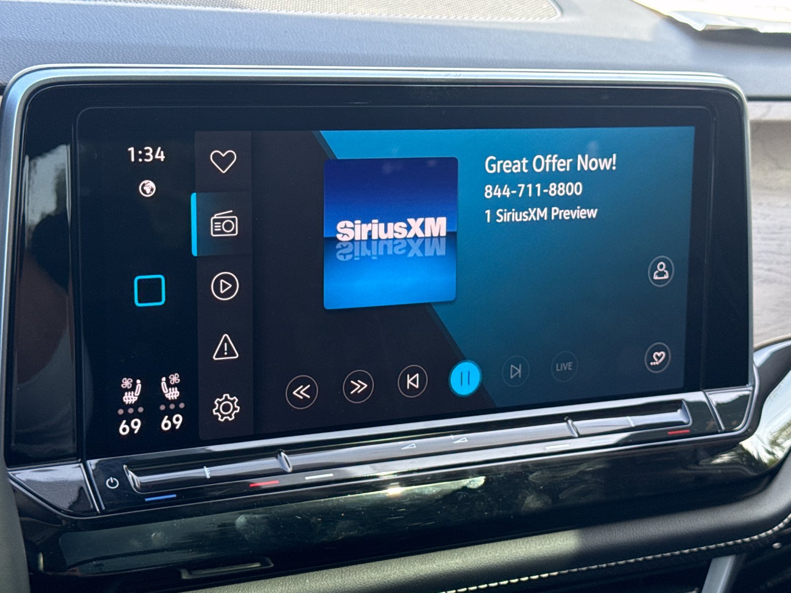 Certified 2024 Volkswagen Atlas SE w/ Panoramic Sunroof Package AWD/4WD image 19