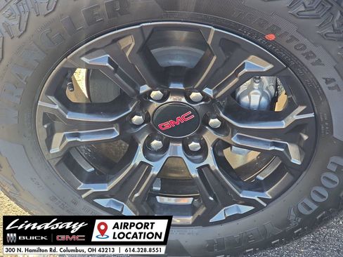 New 2025 GMC Canyon Elevation w/ Convenience Package image 32