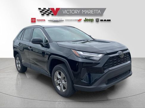 Used 2025 Toyota RAV4 LE AWD/4WD image 5