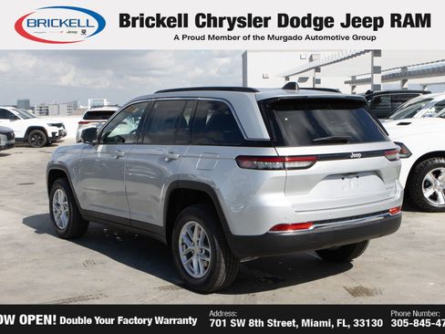 New 2025 Jeep Grand Cherokee Laredo image 13