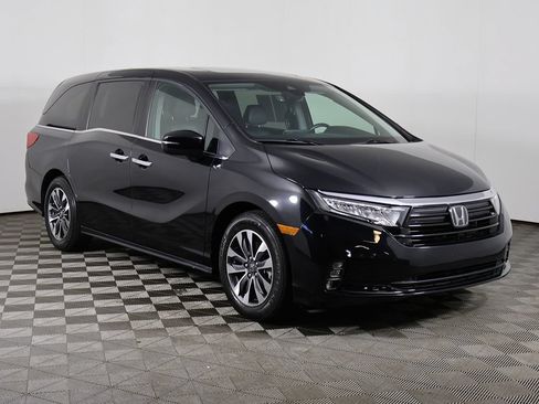 Used 2023 Honda Odyssey EX-L image 2