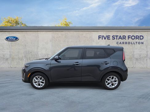 Used 2025 Kia Soul LX w/ LX Technology Package image 5