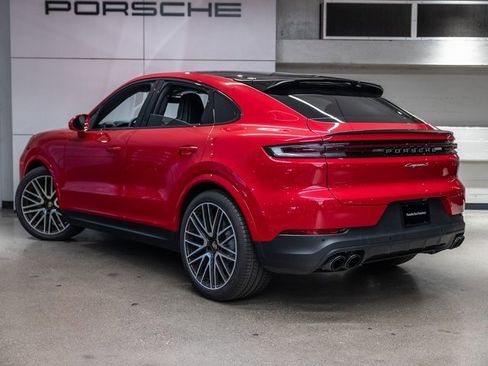 Used 2025 Porsche Cayenne S image 3