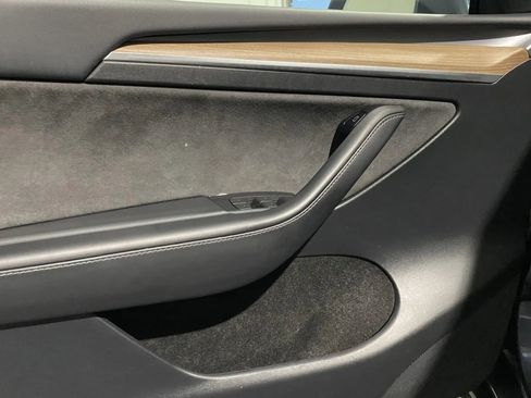 Used 2023 Tesla Model Y Long Range image 12