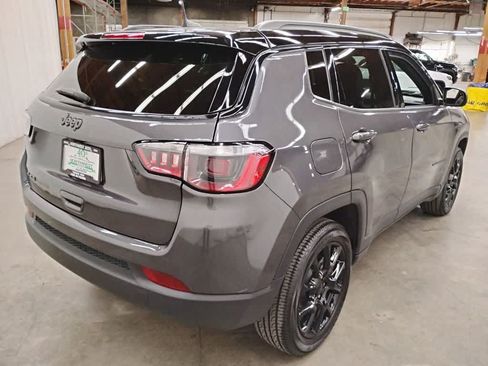 Used 2024 Jeep Compass Latitude w/ Altitude Special Edition AWD/4WD image 5