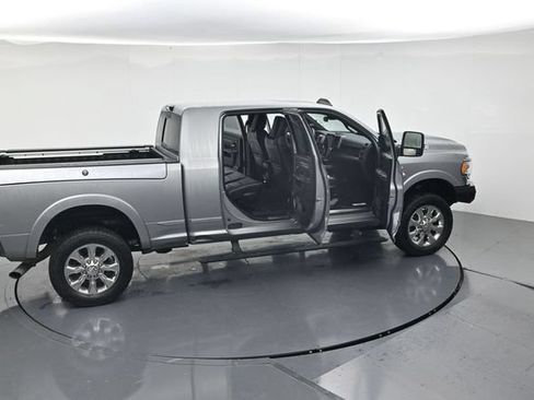 Used 2024 RAM 2500 Limited AWD/4WD image 47