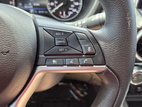 Used 2024 Nissan Sentra SV FWD image 30