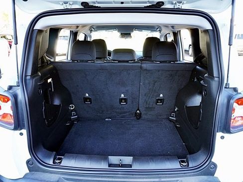 Certified 2022 Jeep Renegade Latitude image 13