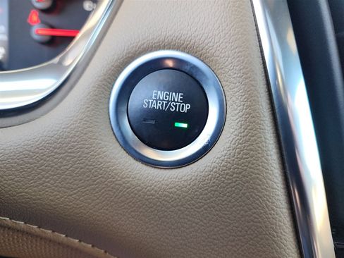 Used 2023 Chevrolet Traverse Premier image 30