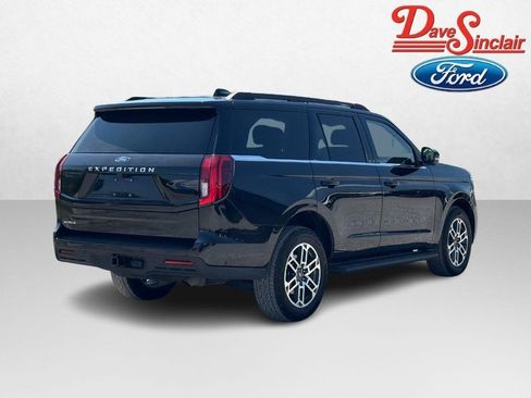 Used 2025 Ford Expedition Active AWD/4WD image 7