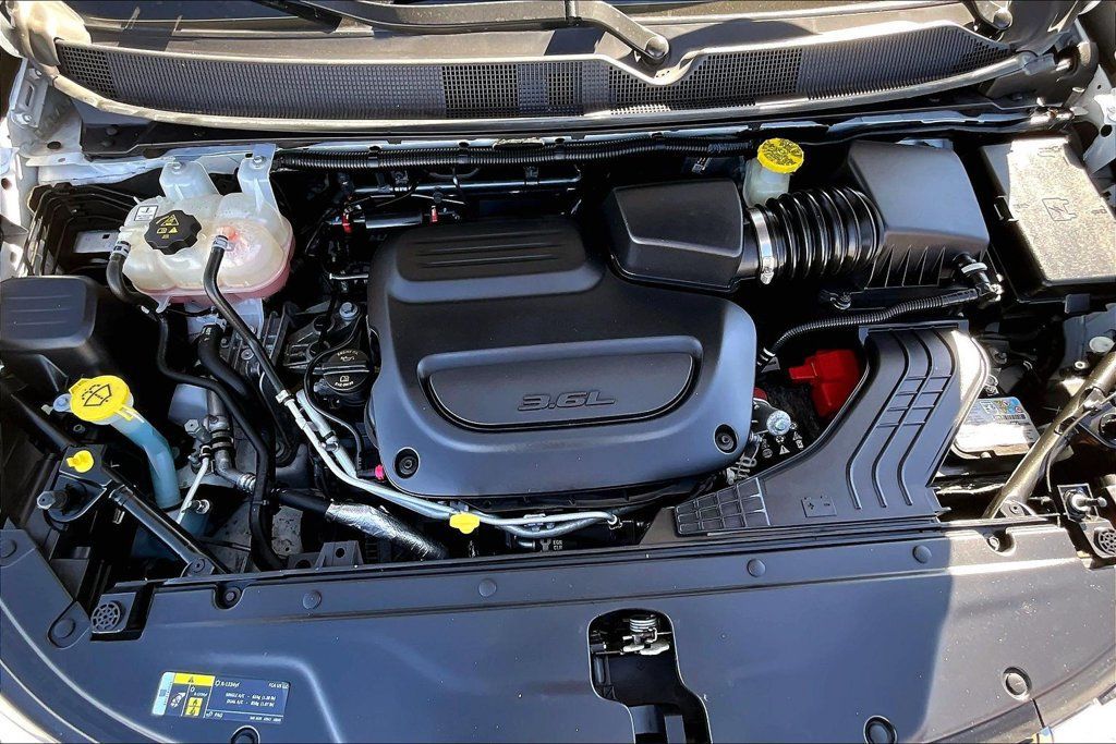 Used 2021 Chrysler Pacifica Touring-L AWD/4WD image 11