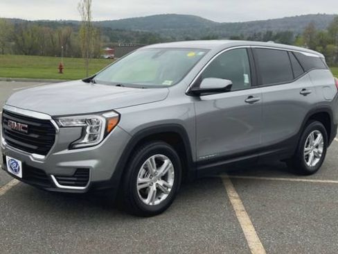 Used 2024 GMC Terrain SLE AWD/4WD image 4