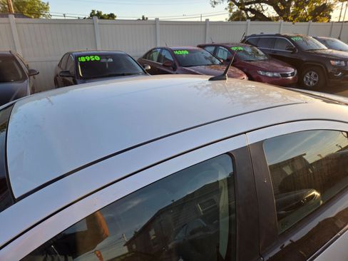 Used 2013 Chevrolet Volt Premium w/ Premium Trim Package FWD image 7